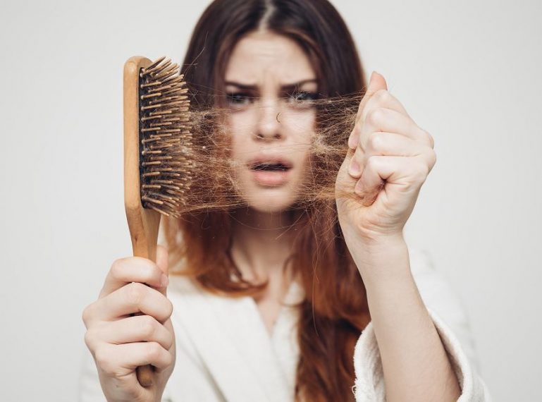 Haarausfall – Fakten, Ursachen, Hausmittel