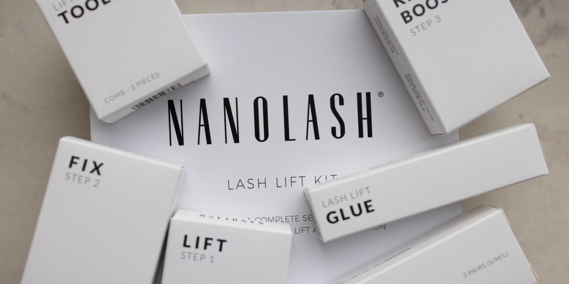 Ich teste ein revolutionäres Set zur Wimpernlaminierung zu Hause Nanolash Lift Kit. Wie bewerte ich es?